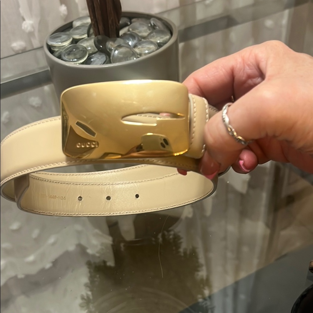 Gucci Beige Leather Belt with Gold Buckle